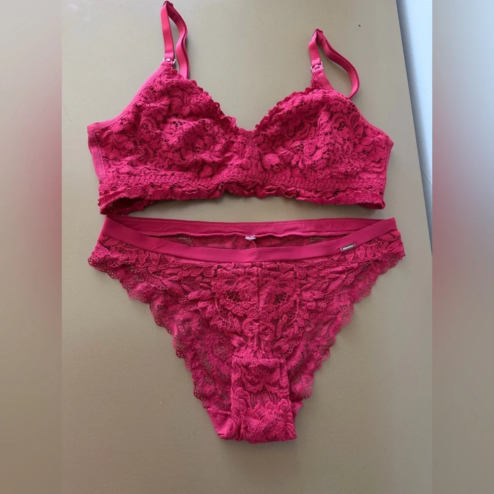 Red Lace Bralette & Panties Matching Set - Women's Intimates